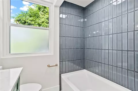 Bath - 6311 Iris Ave, Cincinnati, OH 45213 photo 4 of 7