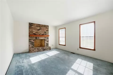 Living - 731 Farmbrook Dr, Beavercreek, OH 45430 photo 8 of 9