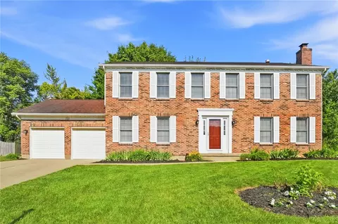 731 Farmbrook Dr, Beavercreek, OH 45430