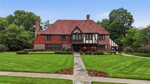 217 Haver Rd, Oakwood, OH 45419