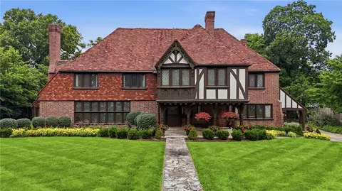 217 Haver Rd, Oakwood, OH 45419