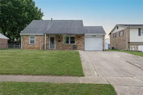 1689 Sioux Dr, Xenia, OH 45385