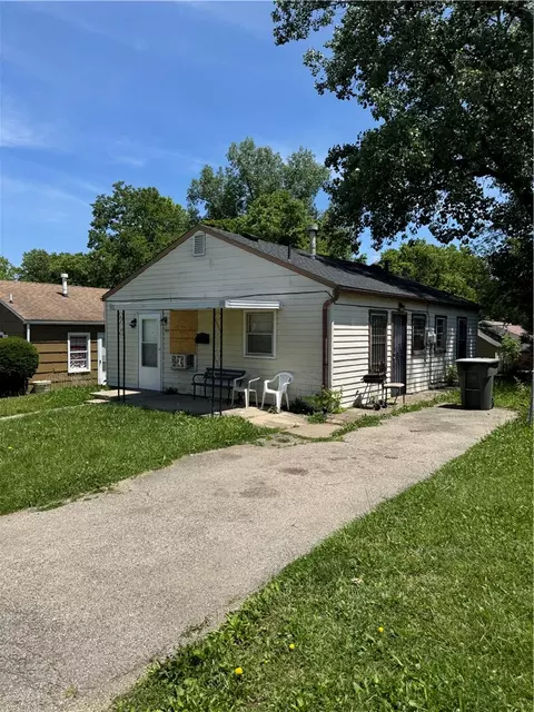 104 N Halloway St, Dayton, OH 45417