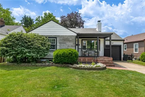 2751 Crescent Blvd, Kettering, OH 45409