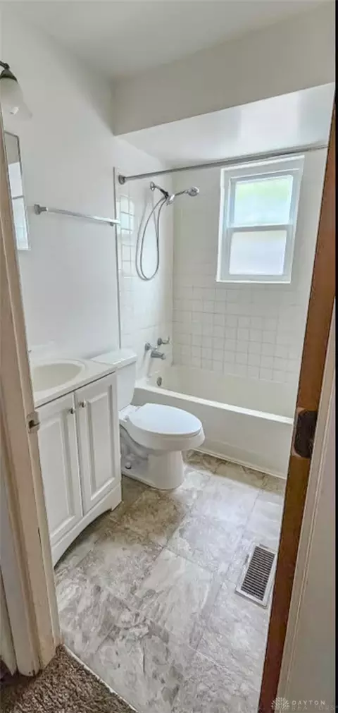 Bath - 105 N Maple Ave, Fairborn, OH 45324 photo 2 of 3
