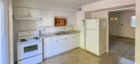 Kitchen - 105 N Maple Ave, Fairborn, OH 45324 photo 4 of 4