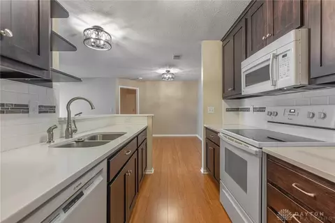Kitchen - 6610 Wareham Ct #1, Centerville, OH 45459 photo 3 of 3