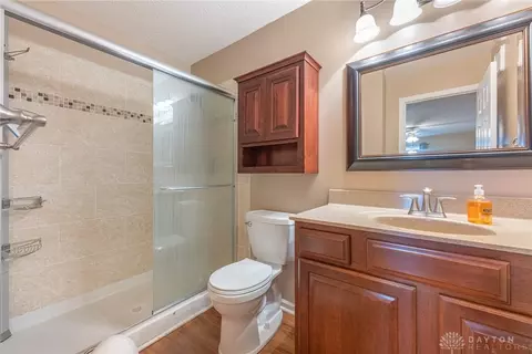 Bath - 6610 Wareham Ct #1, Centerville, OH 45459 photo 1 of 2