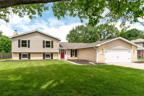 7221 Showplace Dr, Huber Heights, OH 45424
