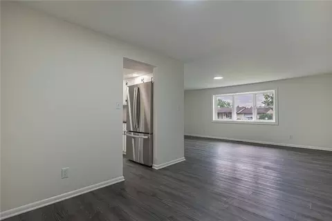 Living - 1922 Old Coach Rd, Springfield, OH 45505 photo 6 of 10