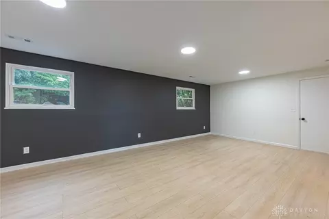 Living - 1922 Old Coach Rd, Springfield, OH 45505 photo 7 of 10