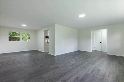 Living - 1922 Old Coach Rd, Springfield, OH 45505 photo 1 of 10