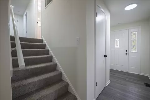 Entry Way - 1922 Old Coach Rd, Springfield, OH 45505 photo 2 of 3