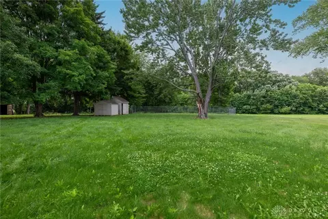 Exterior - 1922 Old Coach Rd, Springfield, OH 45505 photo 2 of 4