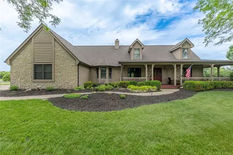 1424 N Lake Rd, New Carlisle, OH 45344