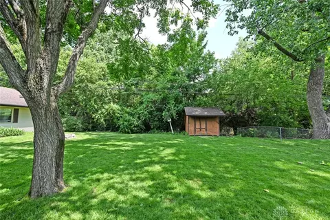 Exterior - 2665 Hemphill Rd, Kettering, OH 45440 photo 10 of 17