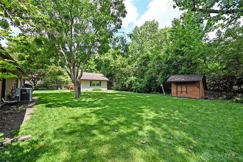 Exterior - 2665 Hemphill Rd, Kettering, OH 45440 photo 9 of 17