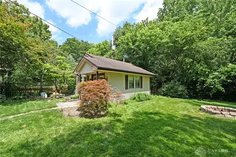 Exterior - 2665 Hemphill Rd, Kettering, OH 45440 photo 13 of 17