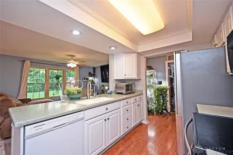 Kitchen - 2665 Hemphill Rd, Kettering, OH 45440 photo 4 of 4