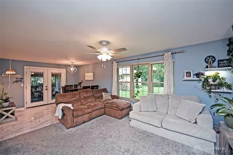 Living - 2665 Hemphill Rd, Kettering, OH 45440 photo 3 of 5