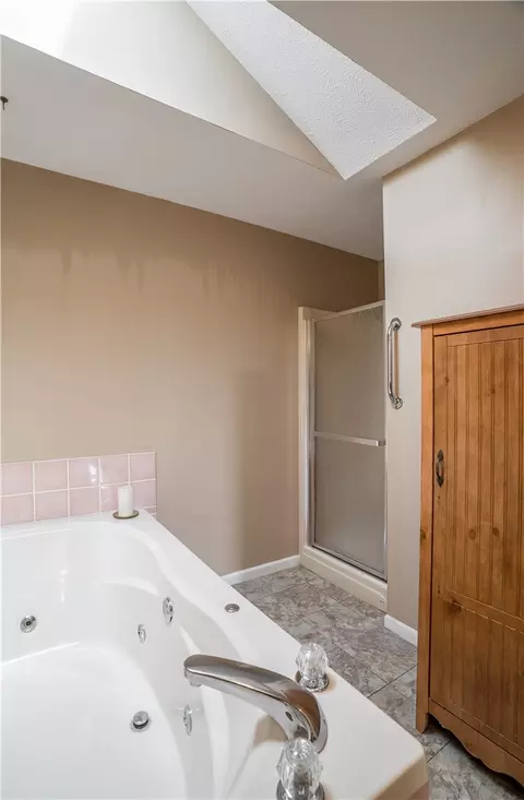 Bath - 277 W Pinehurst St, Sidney, OH 45365 photo 4 of 4