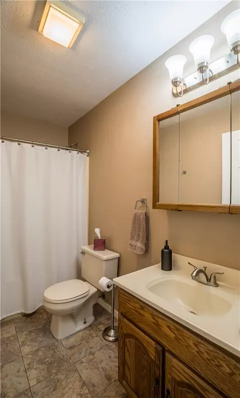 Bath - 277 W Pinehurst St, Sidney, OH 45365 photo 1 of 4