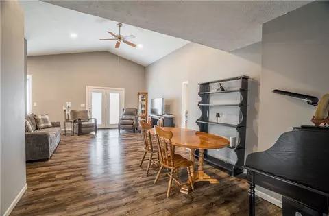 Entry Way - 277 W Pinehurst St, Sidney, OH 45365 photo 1 of 3
