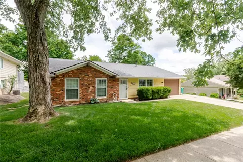 20 Timberwood Ln, Springboro, OH 45066