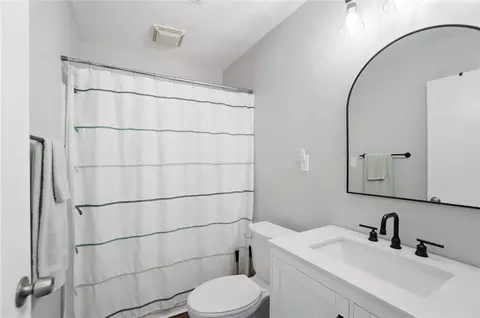 Bath - 2937 E Cunnington Ln, Kettering, OH 45420 photo 1 of 1