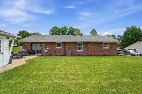 Exterior - 2937 E Cunnington Ln, Kettering, OH 45420 photo 2 of 6