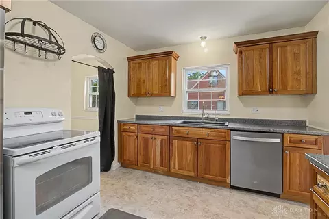 Kitchen - 3228 Shroyer Rd, Kettering, OH 45429 photo 2 of 3