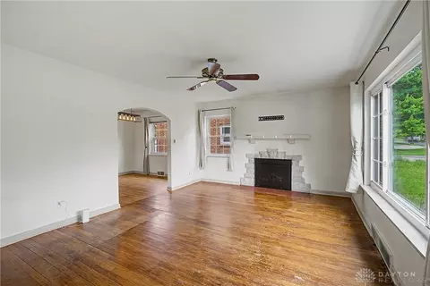 Living - 3228 Shroyer Rd, Kettering, OH 45429 photo 2 of 6