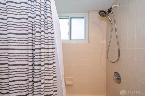 Bath - 3105 Annabelle Dr, Kettering, OH 45429 photo 3 of 5