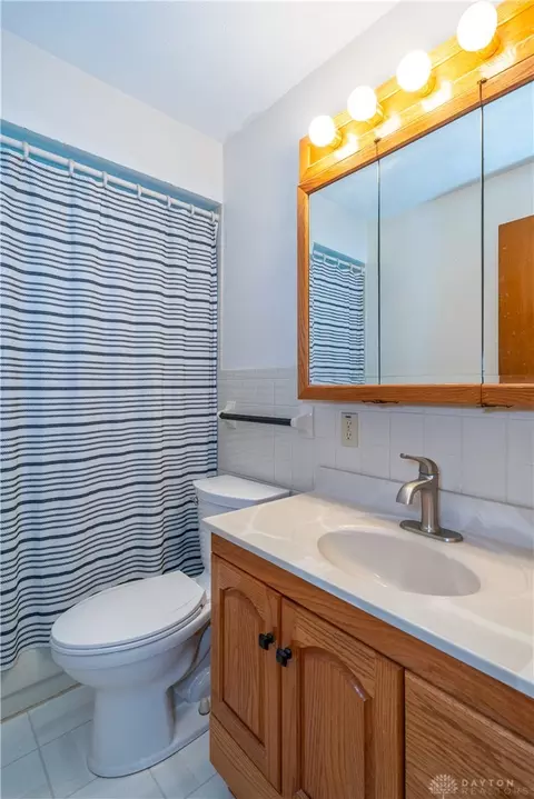 Bath - 3105 Annabelle Dr, Kettering, OH 45429 photo 2 of 5