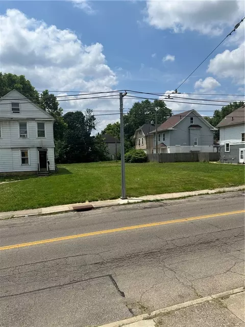 1206 Wyoming St, Dayton, OH 45410