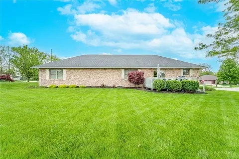 Exterior - 521 E Hoewisher Rd, Sidney, OH 45365 photo 4 of 12