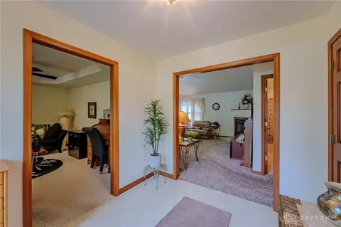 Entry Way - 521 E Hoewisher Rd, Sidney, OH 45365 photo 2 of 3