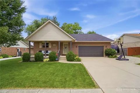 Exterior - 4239 Midfield St, Springfield, OH 45503 photo 2 of 13