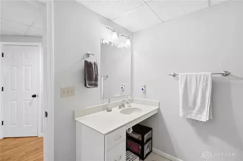 Bath - 4239 Midfield St, Springfield, OH 45503 photo 7 of 7