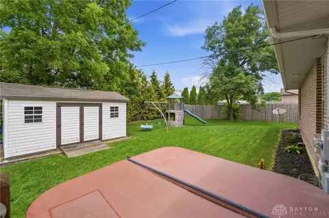 Exterior - 4239 Midfield St, Springfield, OH 45503 photo 8 of 13