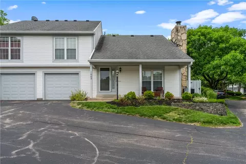 1003 Foxshire Pl, Centerville, OH 45458