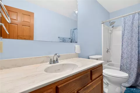 Bath - 1185 Huron Ct, Sidney, OH 45365 photo 4 of 6