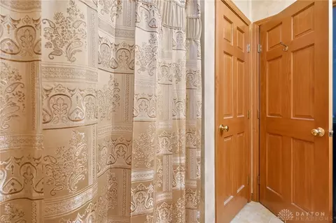 Bath - 1185 Huron Ct, Sidney, OH 45365 photo 3 of 6