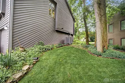 Exterior - 6411 Shadow Lake Trl, Centerville, OH 45459 photo 6 of 8