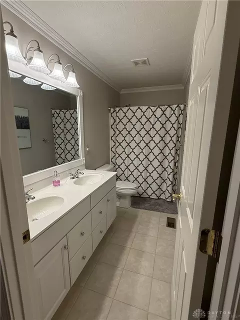 Bath - 9503 Gem Stone Dr, Centerville, OH 45458 photo 4 of 5