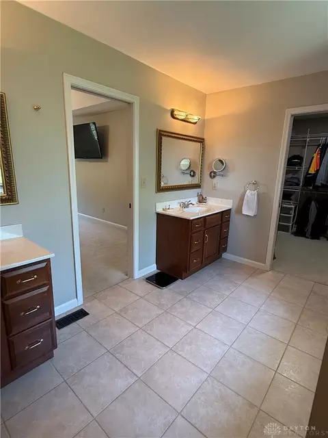 Bath - 9503 Gem Stone Dr, Centerville, OH 45458 photo 3 of 5