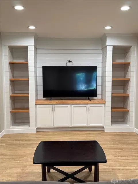 Living - 9503 Gem Stone Dr, Centerville, OH 45458 photo 6 of 8