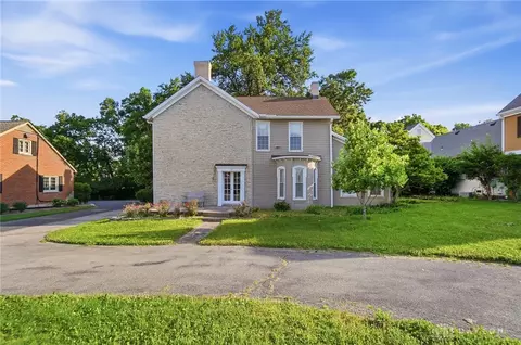 15 Iron Gate Park Dr, Centerville, OH 45459