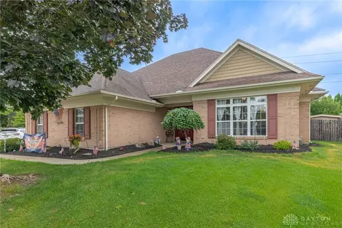 3866 Callaway Ct, Bellbrook, OH 45305