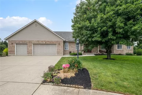 2032 Hancock Ct, Xenia, OH 45385